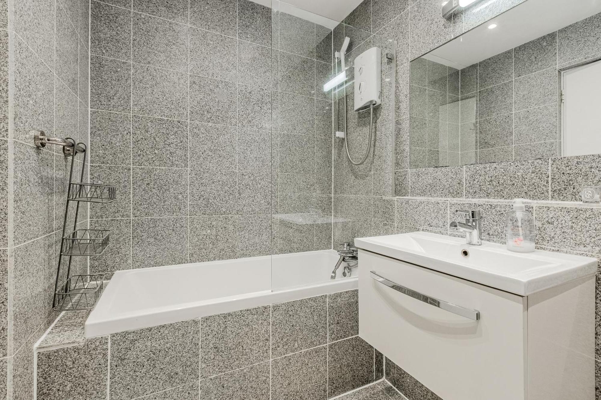 Stunning Central 2Br Flat Btw Soho & Covent Garden Londra Exterior foto