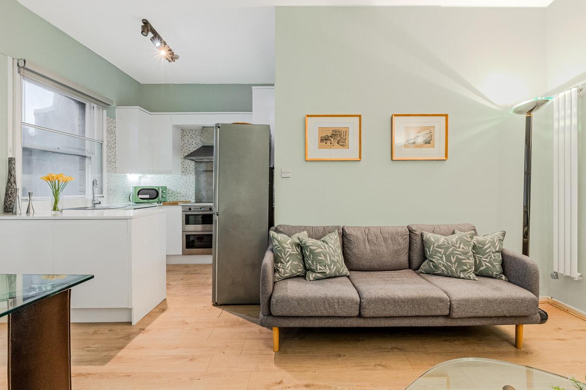 Stunning Central 2Br Flat Btw Soho & Covent Garden Londra Exterior foto